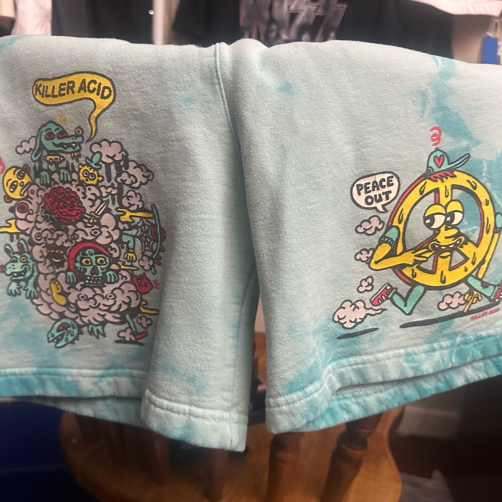 KILLER ACID TRIPPY SHORTS.